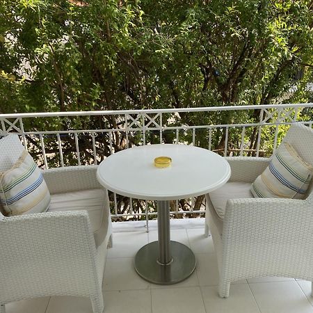 スキアトスタウン Manolis' Houseアパートホテル エクステリア 写真